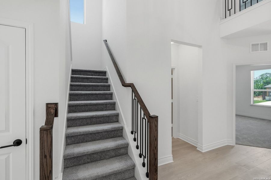 Spacious, unfurnished interior of a new home in Bison Ridge, San Antonio (Image 22).