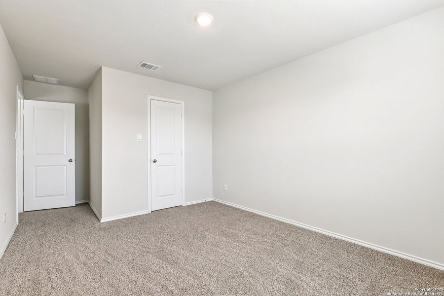 Spacious, unfurnished interior of a new home in Solana Ridge, San Antonio (Image 24). Spacious, unfurnished interior of a new home in Solana Ridge, San Antonio (Image 24).