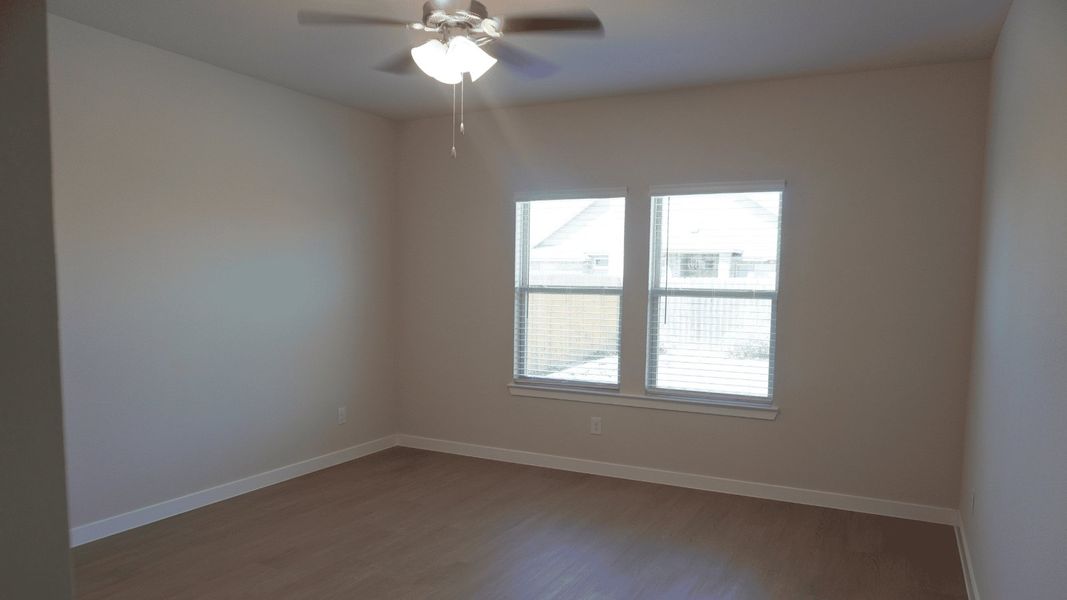 Spacious, unfurnished interior of a new home in London Towne, Corpus Christi (Image 11).