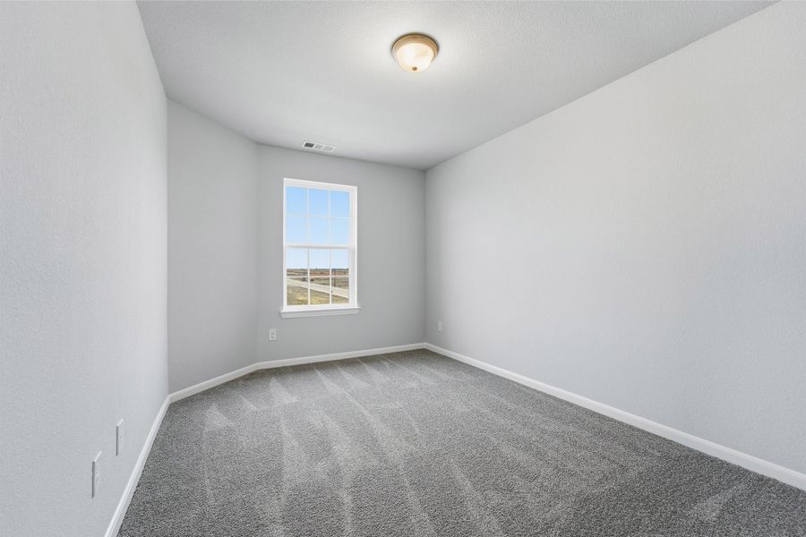 Spacious, unfurnished interior of a new home in Saddlebrook Estates, Waxahachie (Image 21).