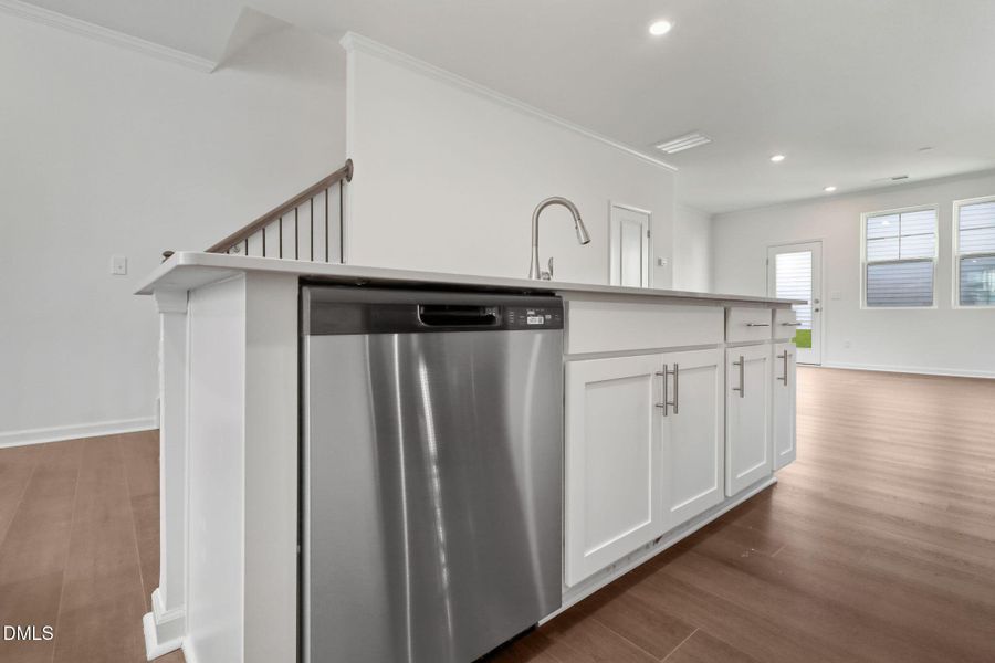 SUN_ElmGrove_Pic_Jackson_QMI_24_Kitchen_