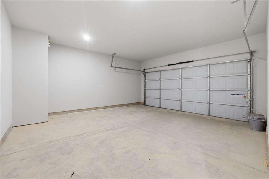 Spacious, unfurnished interior of a new home in Parkway James, Snellville (Image 23).