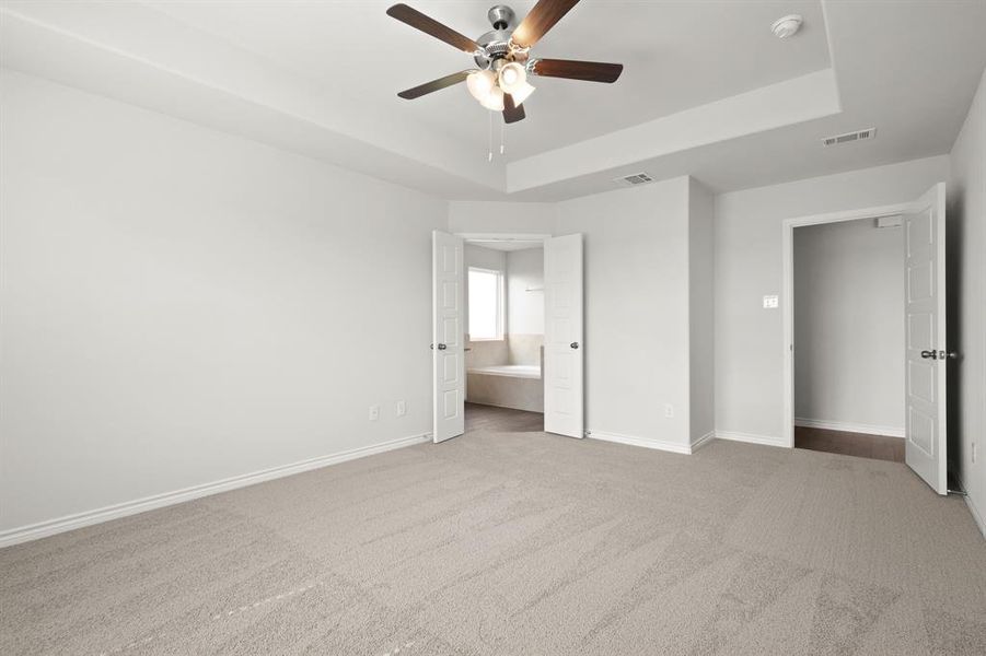 Spacious, unfurnished interior of a new home in Burgess Meadows, Cleburne (Image 16).