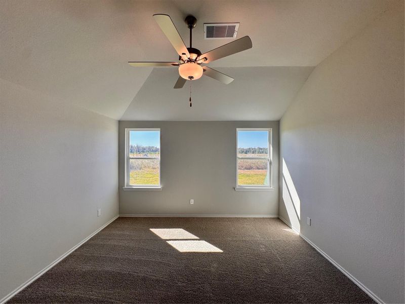 Spacious, unfurnished interior of a new home in Hill & Dale Ranch, Splendora (Image 16).