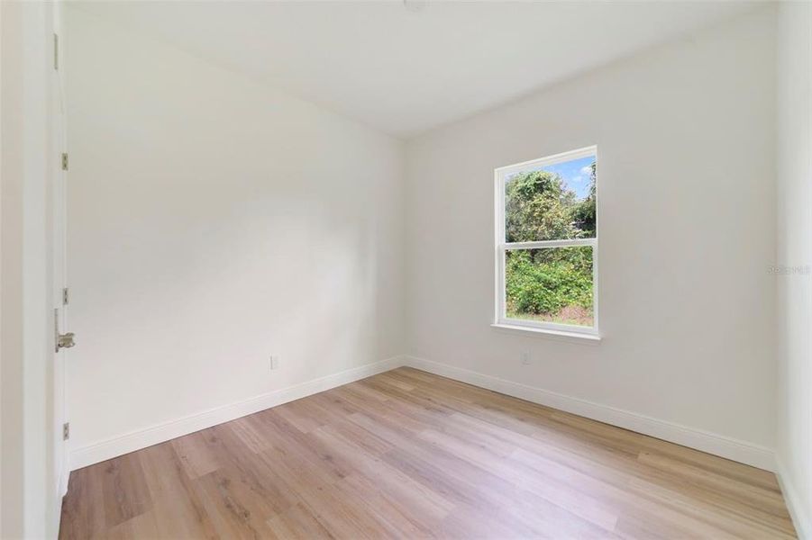 Spacious, unfurnished interior of a new home in , Deland (Image 11).