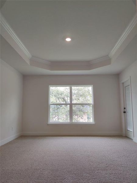 Spacious, unfurnished interior of a new home in Royal Highlands, Weeki Wachee (Image 15).