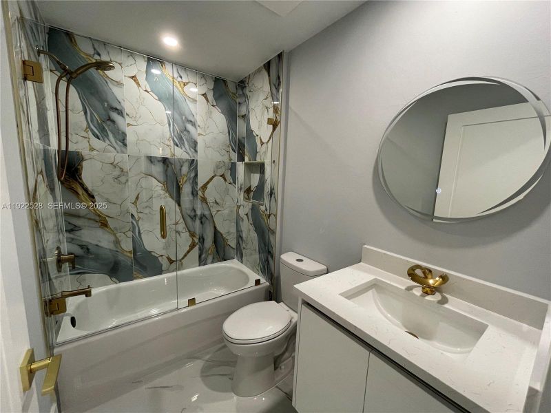 Subject will have a shower! Subject will have a shower!