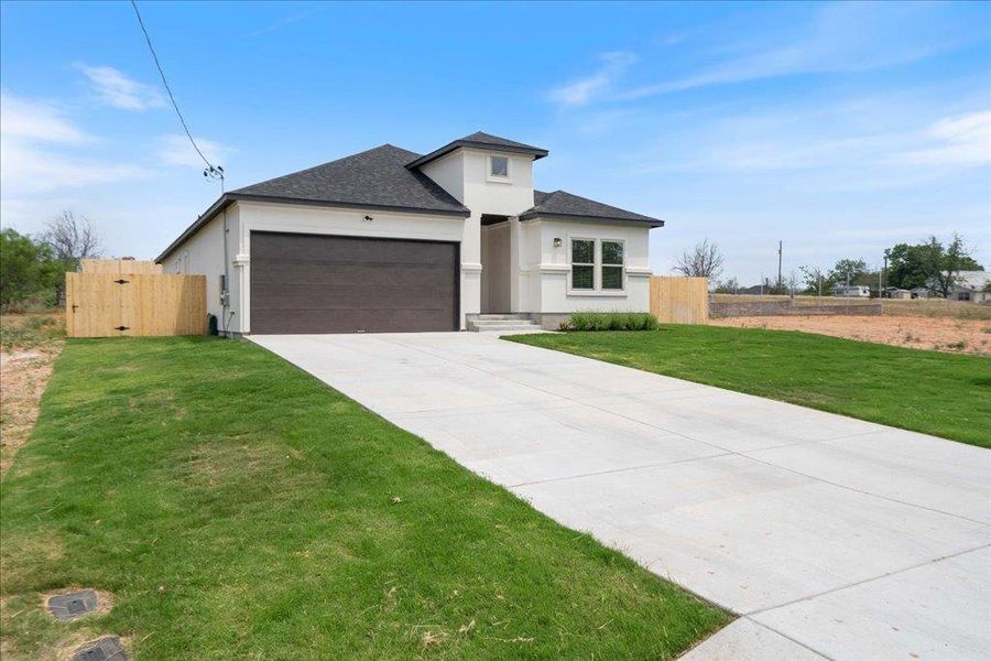 Views of the charming curb appeal and gorgeous exterior. Views of the charming curb appeal and gorgeous exterior.