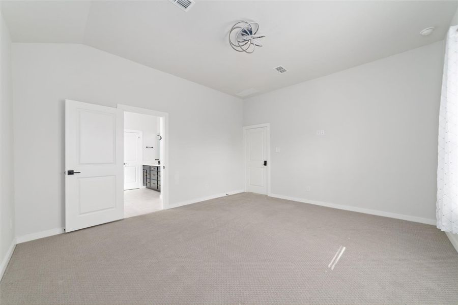 Spacious, unfurnished interior of a new home in Elyson 45' & 70', Katy (Image 23). Spacious, unfurnished interior of a new home in Elyson 45' & 70', Katy (Image 23).