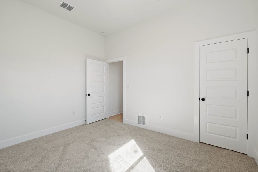 Spacious, unfurnished interior of a new home in Persimmon, Buda (Image 22). Spacious, unfurnished interior of a new home in Persimmon, Buda (Image 22).