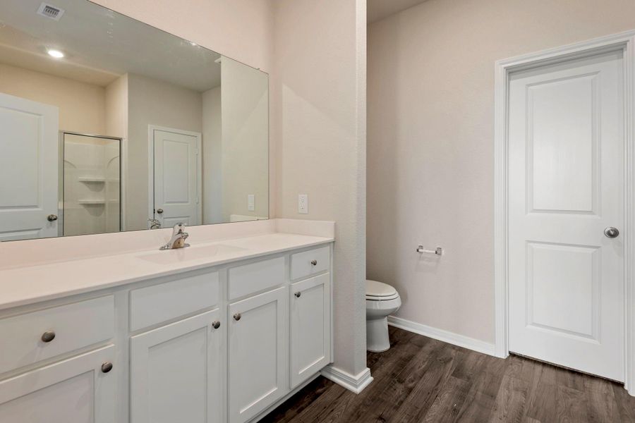 Furnished interior view inside a new home in Pinewood Trails, Cleveland (Image 8).