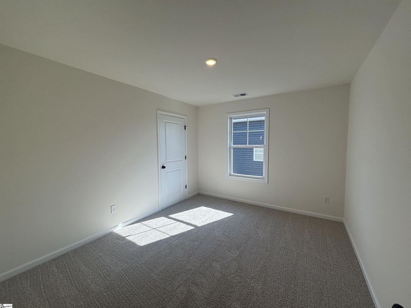 Spacious, unfurnished interior of a new home in Halton Oaks, Spartanburg (Image 19).