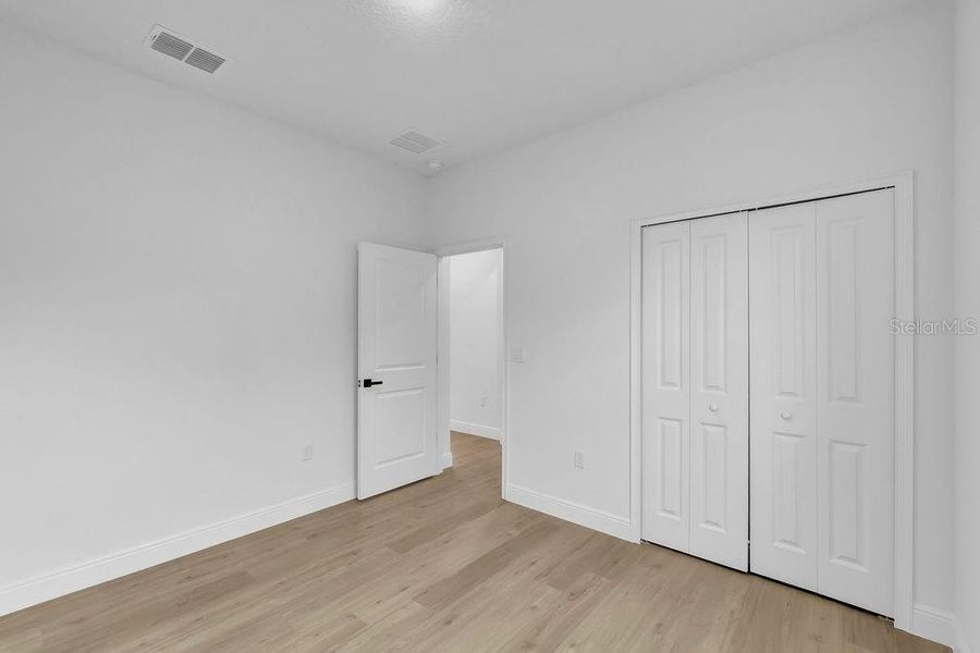 Spacious, unfurnished interior of a new home in , Ocala (Image 31).