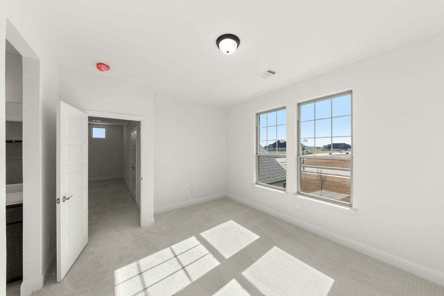 Spacious, unfurnished interior of a new home in Las Brisas at Stoney Creek, Sunnyvale (Image 32). Spacious, unfurnished interior of a new home in Las Brisas at Stoney Creek, Sunnyvale (Image 32).