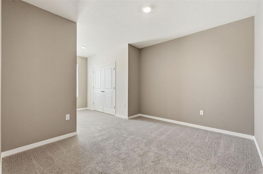 Spacious, unfurnished interior of a new home in , Wimauma (Image 22).