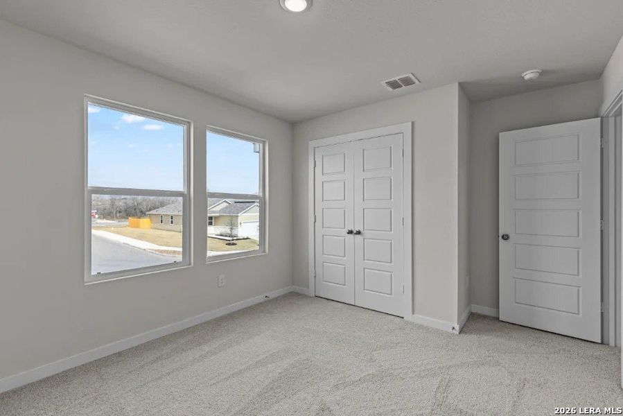 Spacious, unfurnished interior of a new home in Spring Creek, San Antonio (Image 20). Spacious, unfurnished interior of a new home in Spring Creek, San Antonio (Image 20).