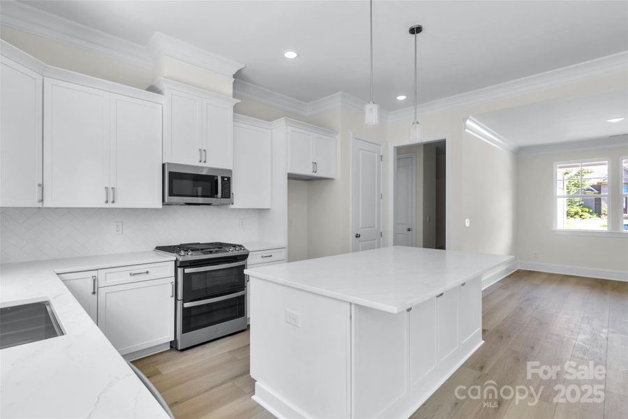 Image 33 of a home in .