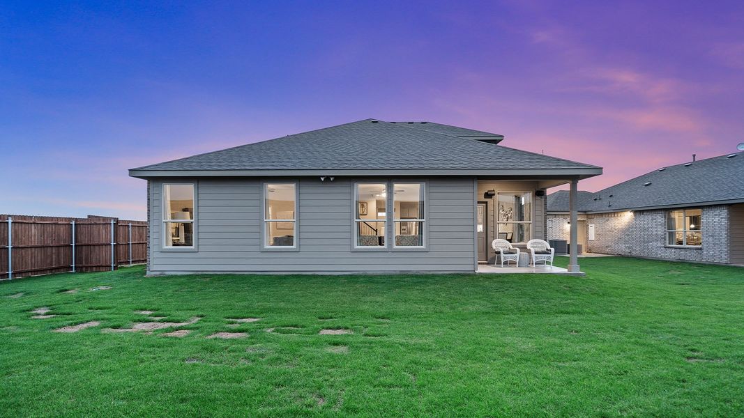 Exterior details and patio area of a home in Trails of Elizabeth Creek, Fort Worth (Image 20).