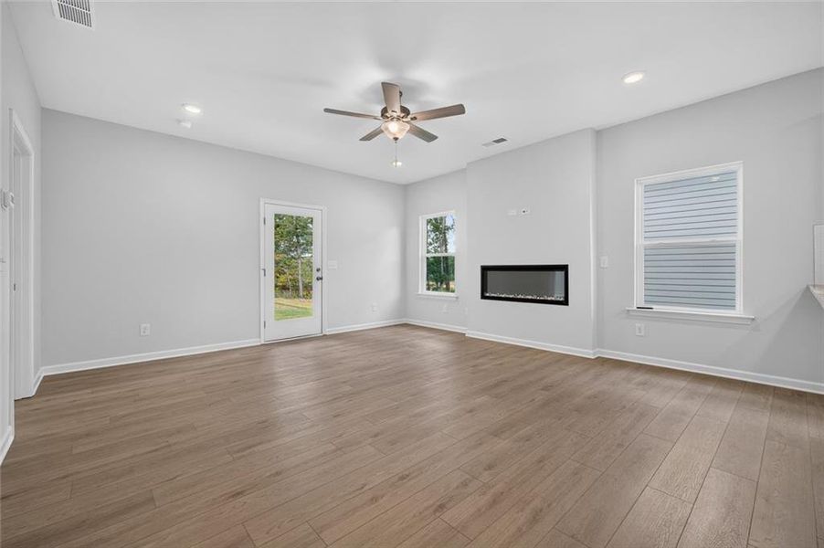 Spacious, unfurnished interior of a new home in Glen at Cave Springs, Douglasville (Image 29).