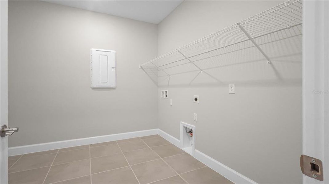 Spacious, unfurnished interior of a new home in Cresswind at Lake Harris, Tavares (Image 52). Spacious, unfurnished interior of a new home in Cresswind at Lake Harris, Tavares (Image 52).