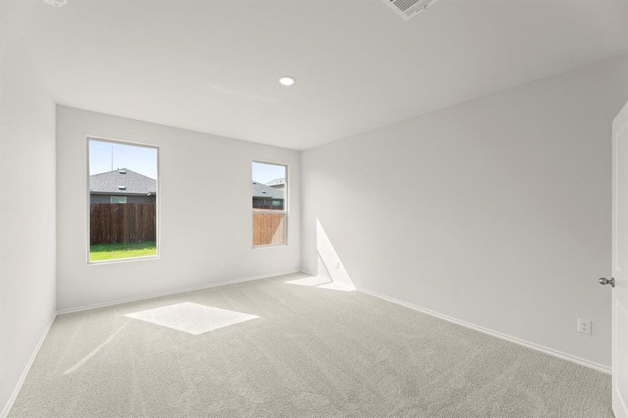 Spacious, unfurnished interior of a new home in Creekside Ranch, Blue Ridge (Image 17).