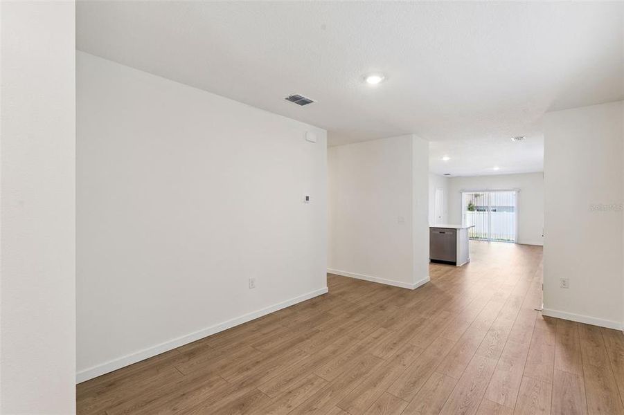 Spacious, unfurnished interior of a new home in , Port Orange (Image 16).
