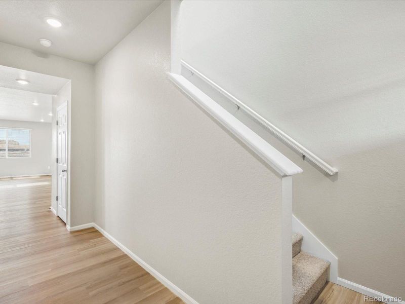 Spacious, unfurnished interior of a new home in Lake Bluff, Greeley (Image 13).