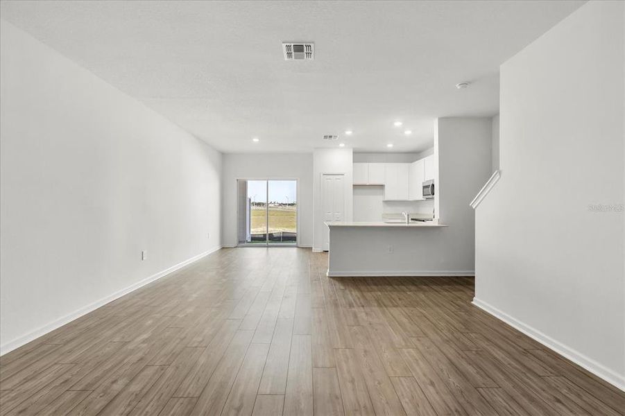 Spacious, unfurnished interior of a new home in , Ocala (Image 24).