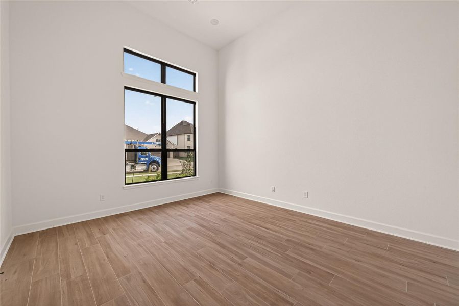 Spacious, unfurnished interior of a new home in , Brookshire (Image 35).