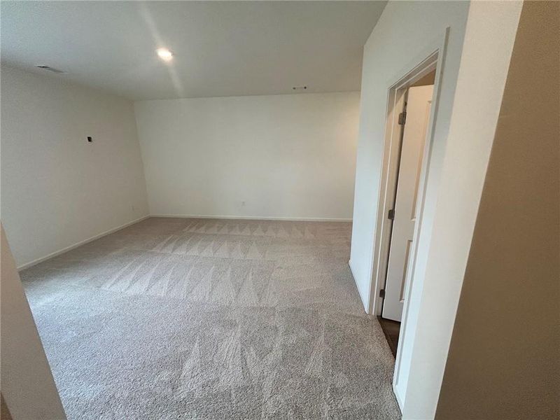 Spacious, unfurnished interior of a new home in Old Salem Crossing, Conyers (Image 21).