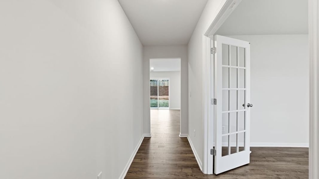 Spacious, unfurnished interior of a new home in Cedar Gap, Fountain Inn (Image 14).