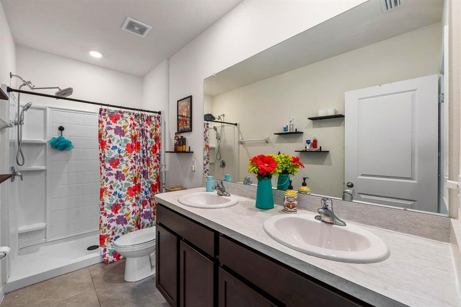 Furnished interior view inside a new home in , Tampa (Image 10).