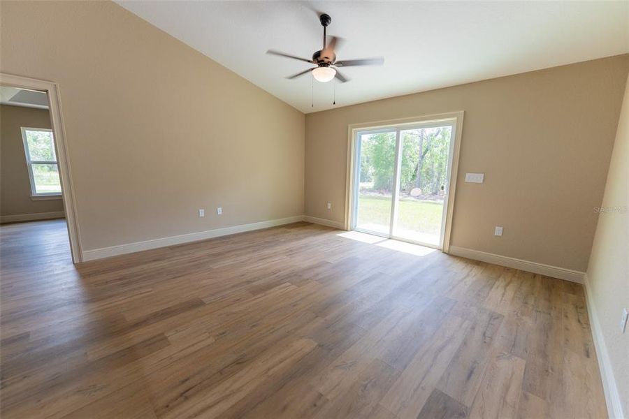 Spacious, unfurnished interior of a new home in , Ocala (Image 33).