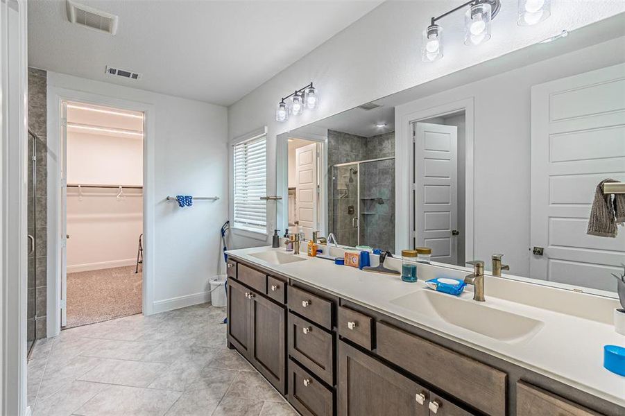 Furnished interior view inside a new home in , Aubrey (Image 8).