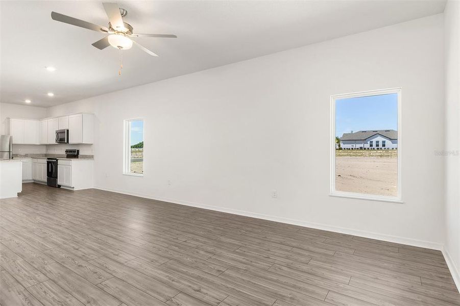 Spacious, unfurnished interior of a new home in Peach Crossings, Winter Haven (Image 13).