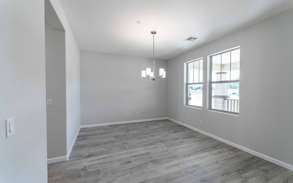 Spacious, unfurnished interior of a new home in Heritage Pointe, Chino Valley (Image 21).
