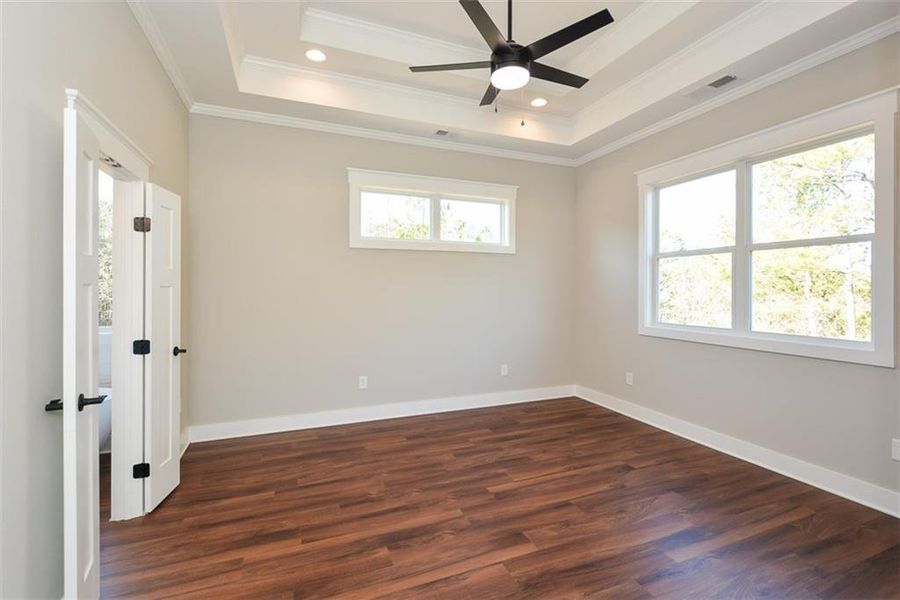 Spacious, unfurnished interior of a new home in , Jasper (Image 20).