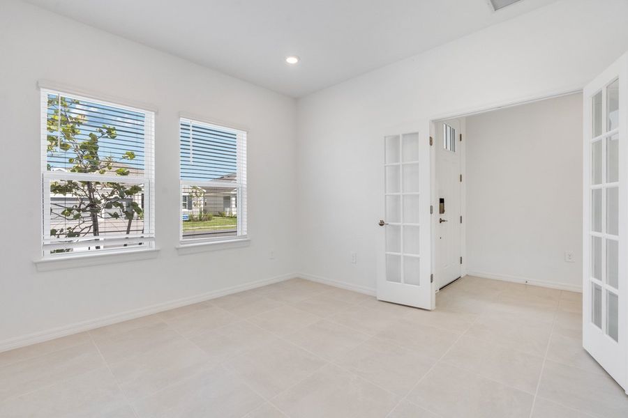 Representative unfurnished interior of a home built from the Maui by Taylor Morrison in Palms at Coasterra, Palmetto (Image 23). Representative unfurnished interior of a home built from the Maui by Taylor Morrison in Palms at Coasterra, Palmetto (Image 23).