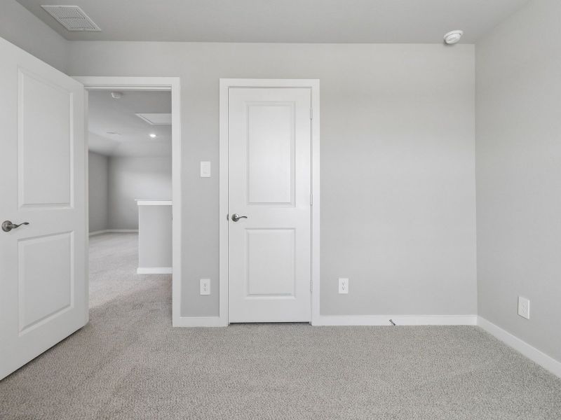 Spacious, unfurnished interior of a new home in Cibolo Hills West - Spring Series, Fort Worth (Image 22).