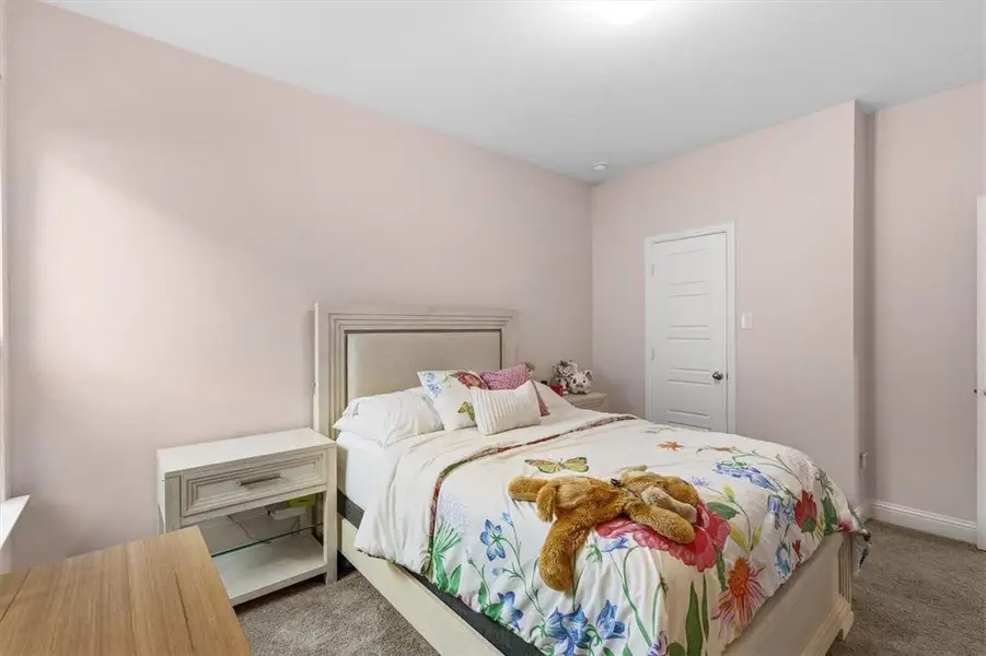 Furnished interior view inside a new home in Kentsdale Farms, DeSoto (Image 5).
