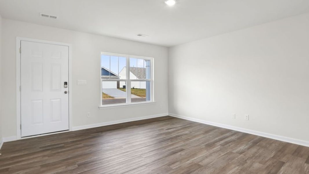 Spacious, unfurnished interior of a new home in Cedar Gap, Fountain Inn (Image 19).