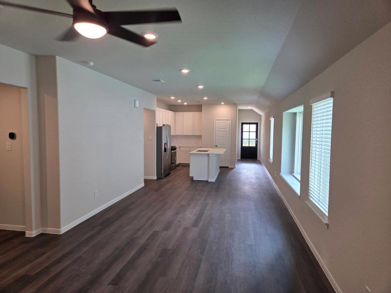 Spacious, unfurnished interior of a new home in River's Edge, Conroe (Image 23).