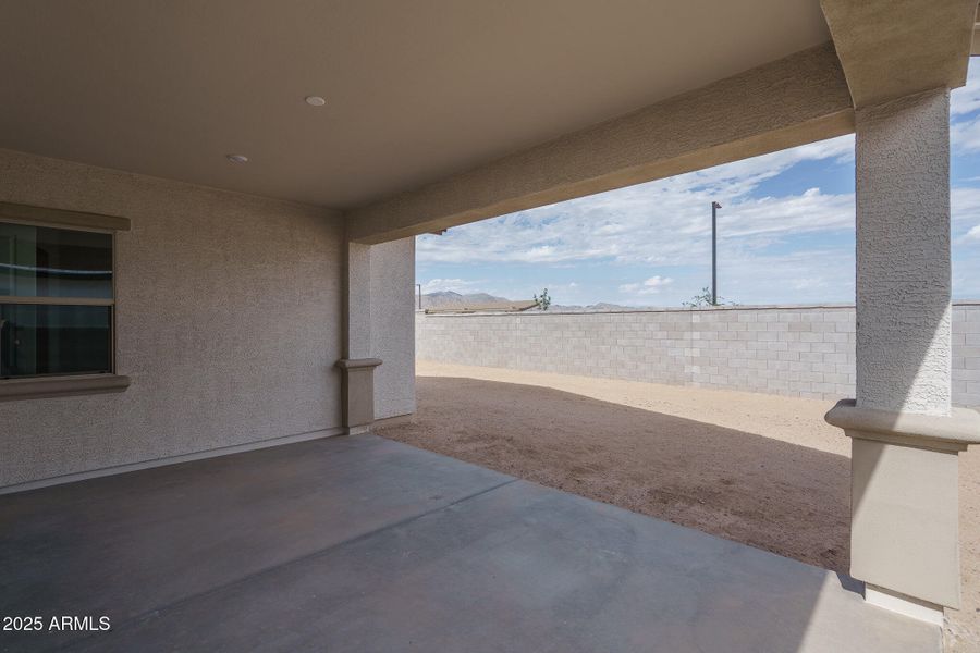 19) BACK PATIO 19) BACK PATIO