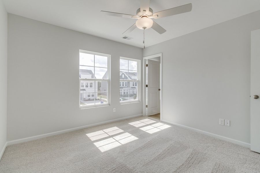 Spacious, unfurnished interior of a new home in Astoria, Columbia (Image 21).