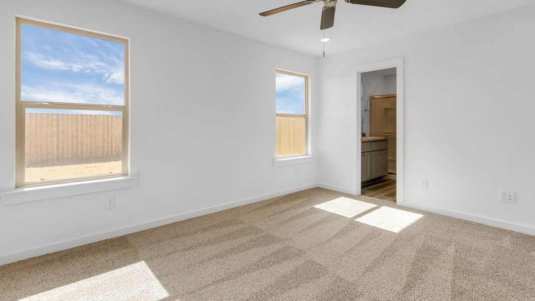 Spacious, unfurnished interior of a new home in Terra Vista, Lubbock (Image 17).