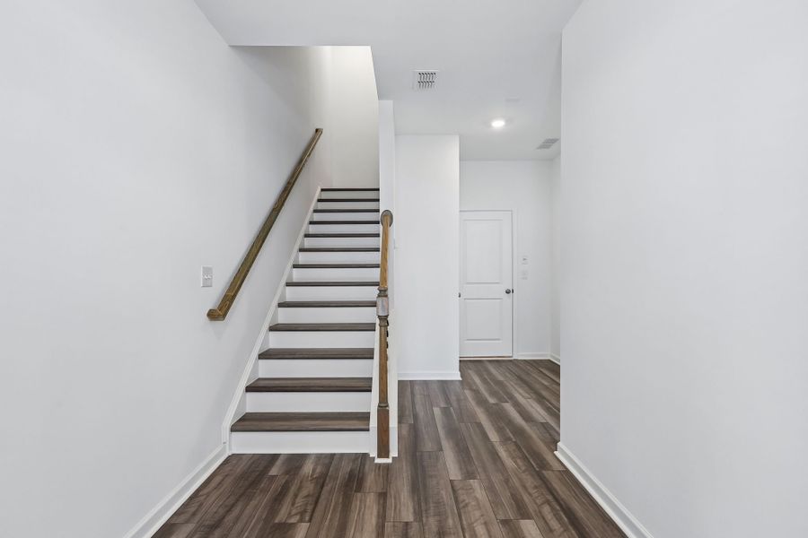 Spacious, unfurnished interior of a new home in Alder Creek, Cumming (Image 17).