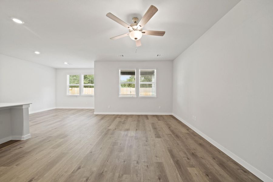 Spacious, unfurnished interior of a new home in Russell Ranch, Bay City (Image 24).