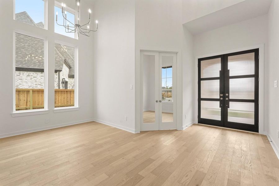 Spacious, unfurnished interior of a new home in Grange, Katy (Image 13).