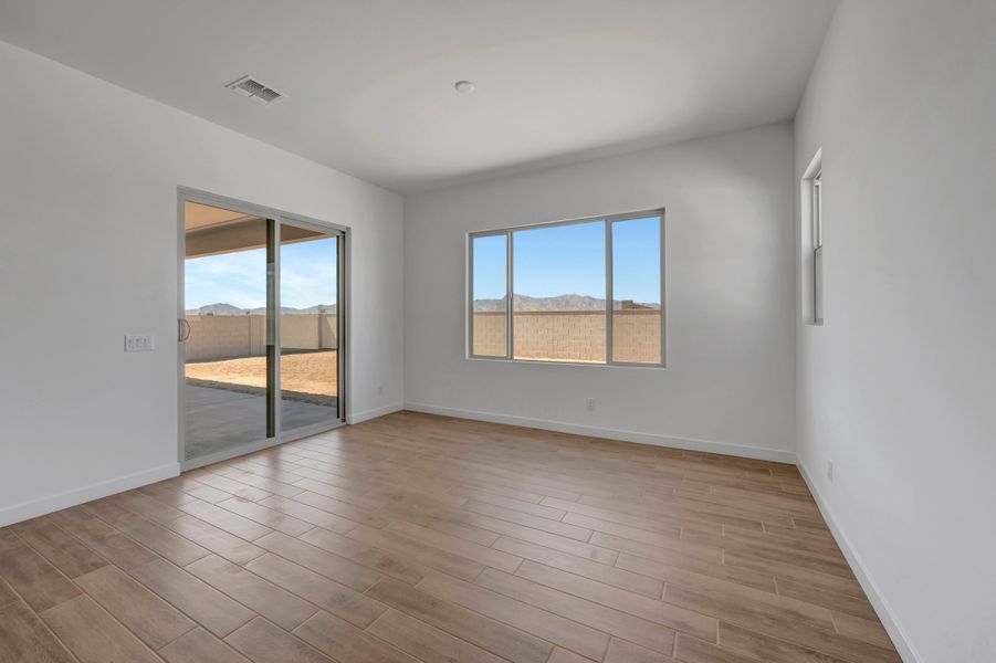 Spacious, unfurnished interior of a new home in Abel Ranch, Goodyear (Image 27).