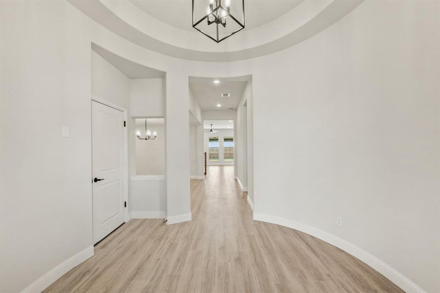 Spacious, unfurnished interior of a new home in Stone River Glen 60s, Royse City (Image 18). Spacious, unfurnished interior of a new home in Stone River Glen 60s, Royse City (Image 18).